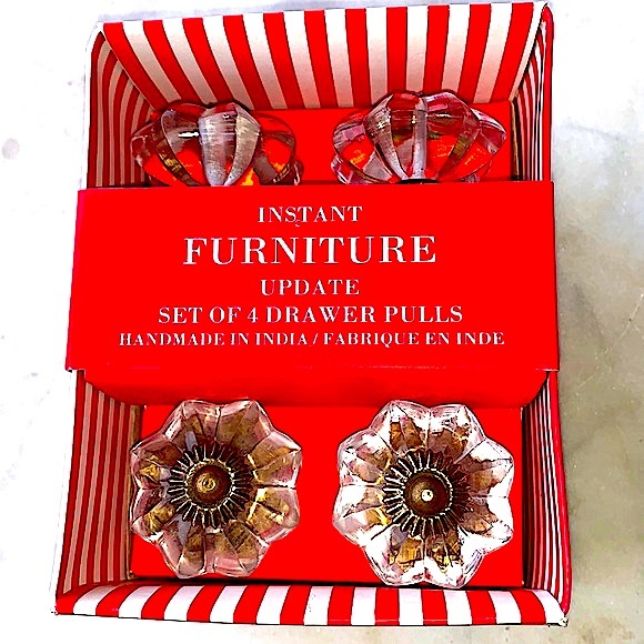 INSTANT FURNITURE UPDATE KNOBS PULLS CLEAR GLASS FLOWER SHAPE SILVER SET OF 4 - Picture 5 of 7